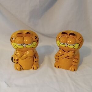 2 Garfield Ceramic Coin Banks
